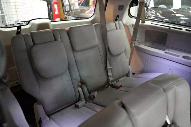 2011 Chrysler Town & Country Touring-L