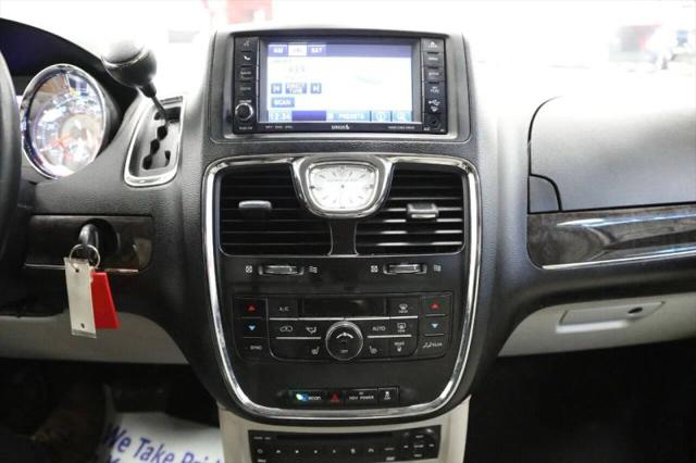 2011 Chrysler Town & Country Touring-L