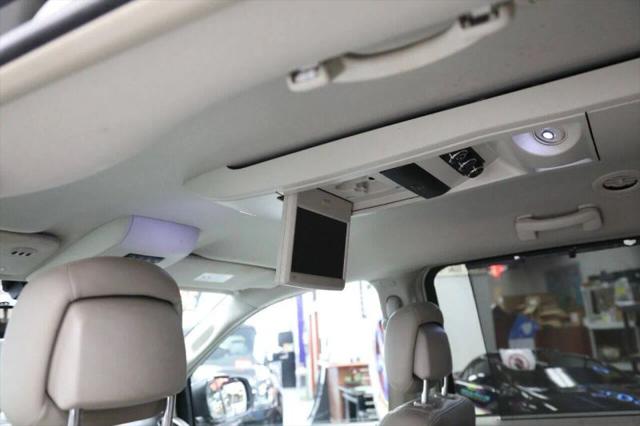 2011 Chrysler Town & Country Touring-L