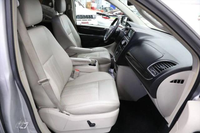 2011 Chrysler Town & Country Touring-L