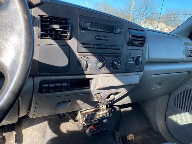 2006 Ford F-450 141 W.B. 2D