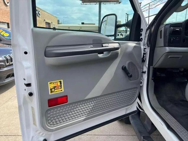 2007 Ford F-450 141 W.B. 2D