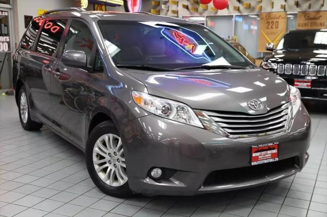 2017 Toyota Sienna Limited 7 Passenger for sale in Chicago, IL