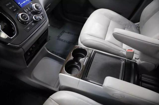2017 Toyota Sienna Limited 7 Passenger