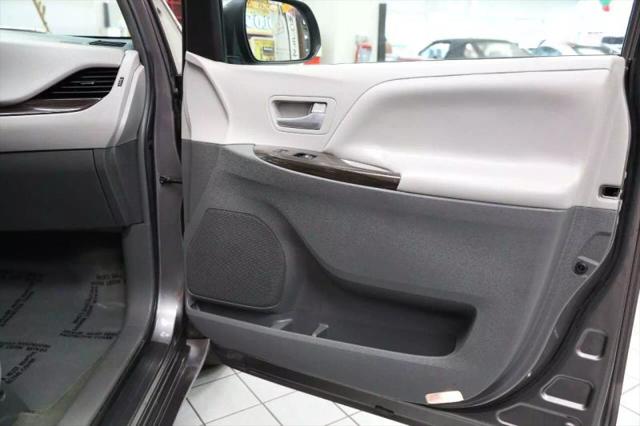 2017 Toyota Sienna Limited 7 Passenger