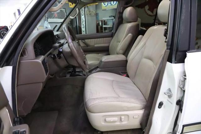 1997 Toyota Land Cruiser Sport Utility 4D