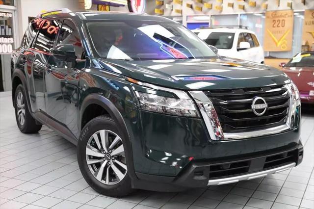 2023 Nissan Pathfinder SL 4WD for sale in Chicago, IL