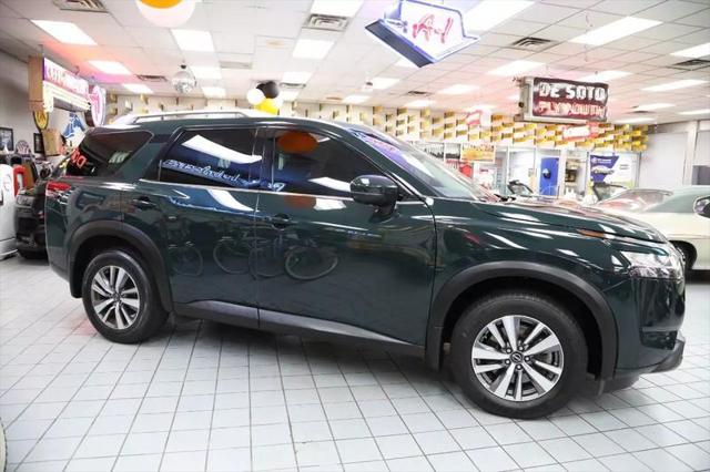 2023 Nissan Pathfinder SL 4WD