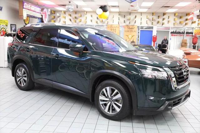 2023 Nissan Pathfinder SL 4WD