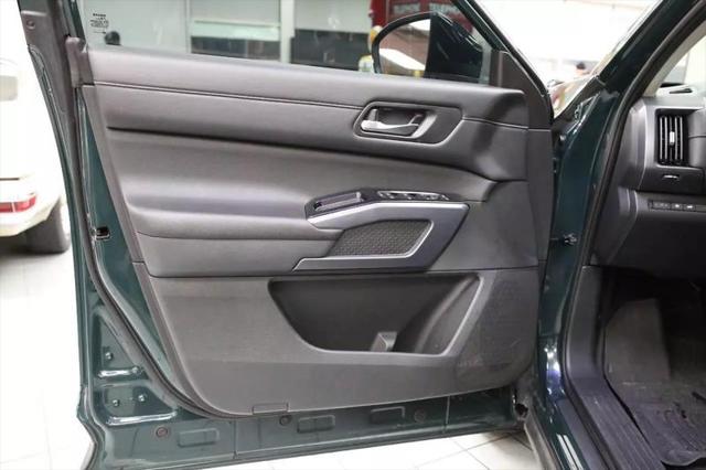 2023 Nissan Pathfinder SL 4WD