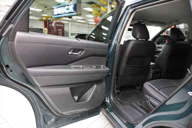 2023 Nissan Pathfinder SL 4WD