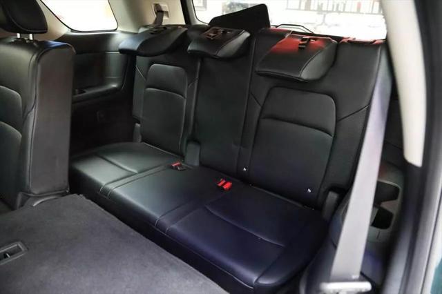2023 Nissan Pathfinder SL 4WD