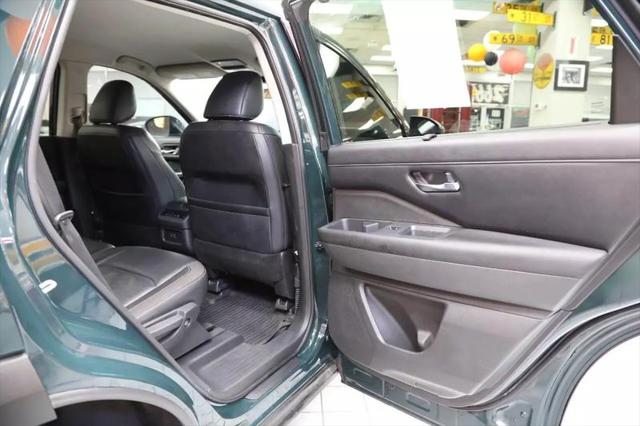 2023 Nissan Pathfinder SL 4WD