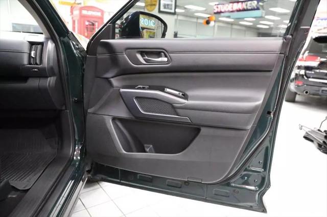 2023 Nissan Pathfinder SL 4WD