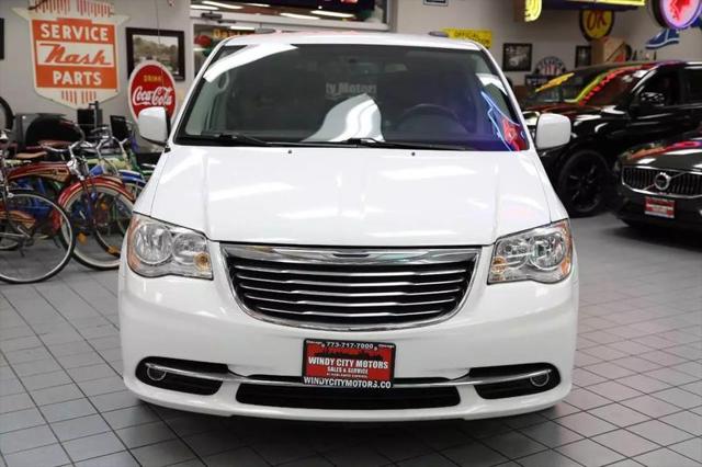 2016 Chrysler Town & Country Touring