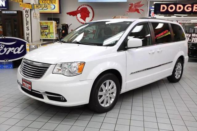 2016 Chrysler Town & Country Touring