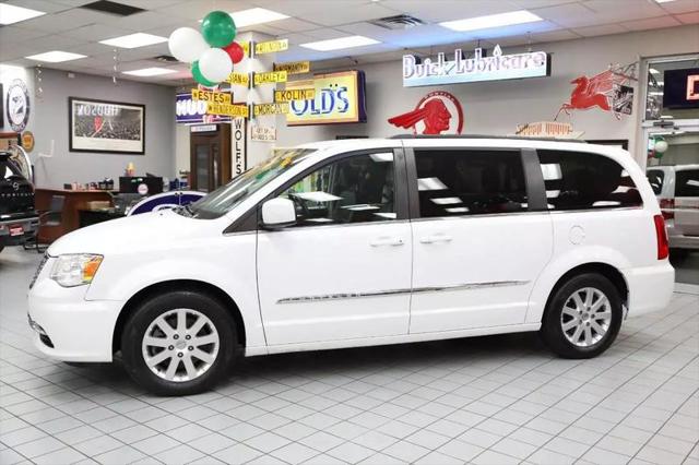 2016 Chrysler Town & Country Touring