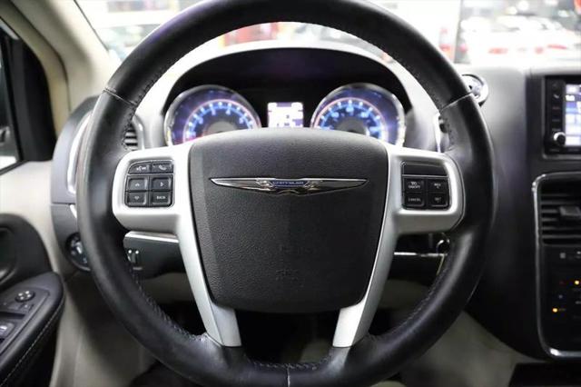 2016 Chrysler Town & Country Touring