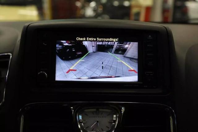 2016 Chrysler Town & Country Touring
