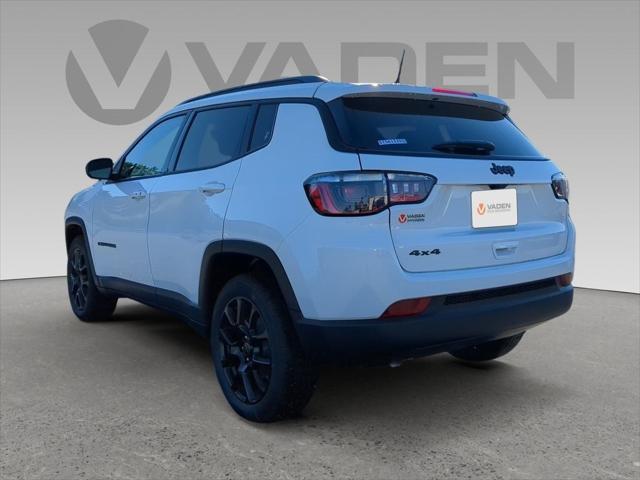 2025 Jeep Compass COMPASS LATITUDE 4X4