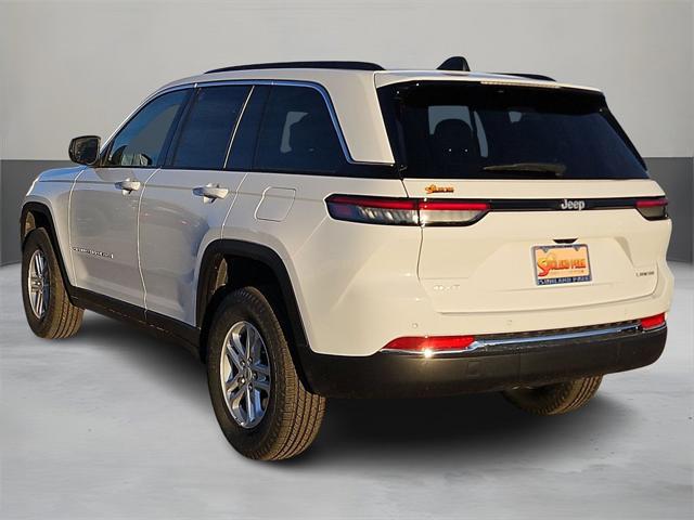 2025 Jeep Grand Cherokee GRAND CHEROKEE LAREDO 4X4