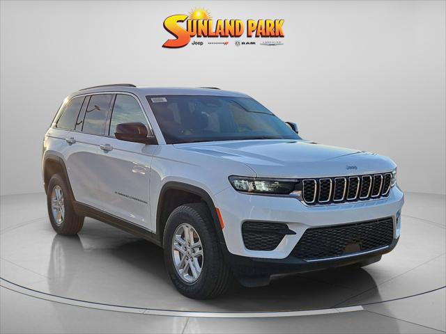 2025 Jeep Grand Cherokee GRAND CHEROKEE LAREDO 4X4