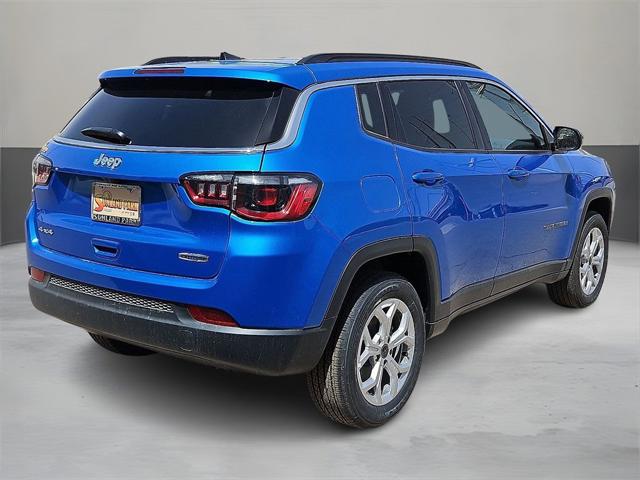 2025 Jeep Compass COMPASS LATITUDE 4X4