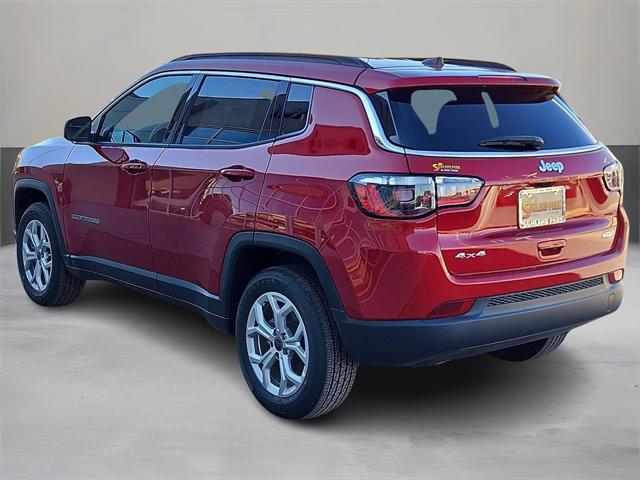 2025 Jeep Compass COMPASS LATITUDE 4X4