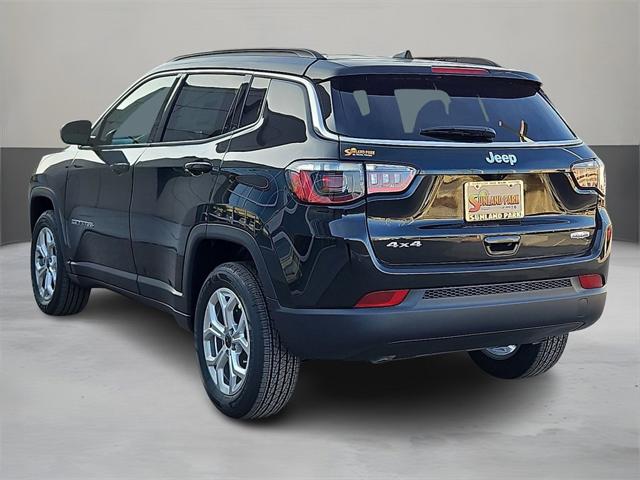 2025 Jeep Compass COMPASS LATITUDE 4X4