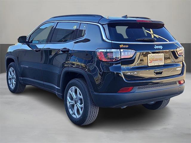 2025 Jeep Compass COMPASS LATITUDE 4X4