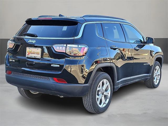 2025 Jeep Compass COMPASS LATITUDE 4X4