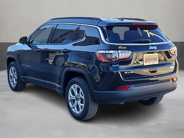 2025 Jeep Compass COMPASS LATITUDE 4X4
