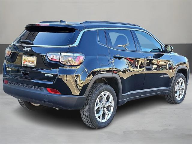 2025 Jeep Compass COMPASS LATITUDE 4X4