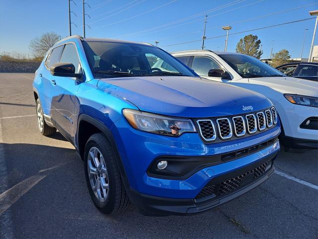 2025 Jeep Compass COMPASS LATITUDE 4X4