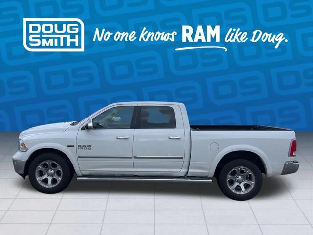 2017 RAM 1500 Laramie Crew Cab 4x4 64 Box