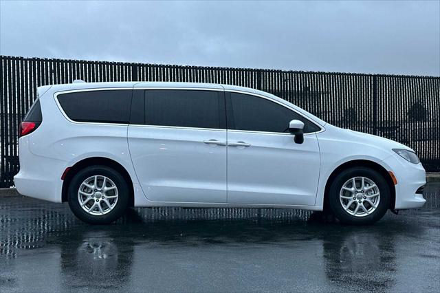 2017 Chrysler Pacifica LX