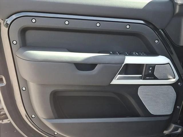 2024 Land Rover Defender 130 P400 S
