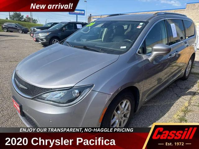 2020 Chrysler Pacifica Touring L for sale in Cedar Rapids, IA