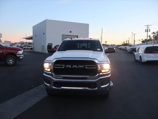 2022 RAM 3500 Tradesman Crew Cab 4x4 8 Box