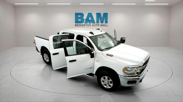 2023 RAM 3500 Big Horn Crew Cab 4x4 64 Box