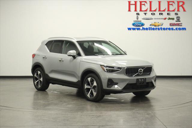 2025 Volvo XC40 B5 Plus Bright Theme