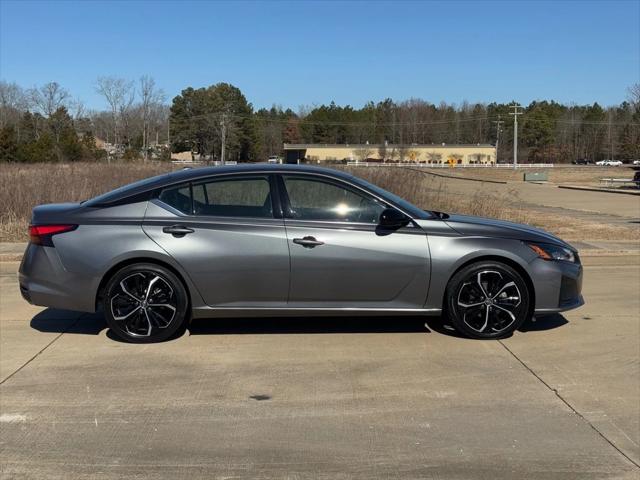 2023 Nissan Altima SR FWD