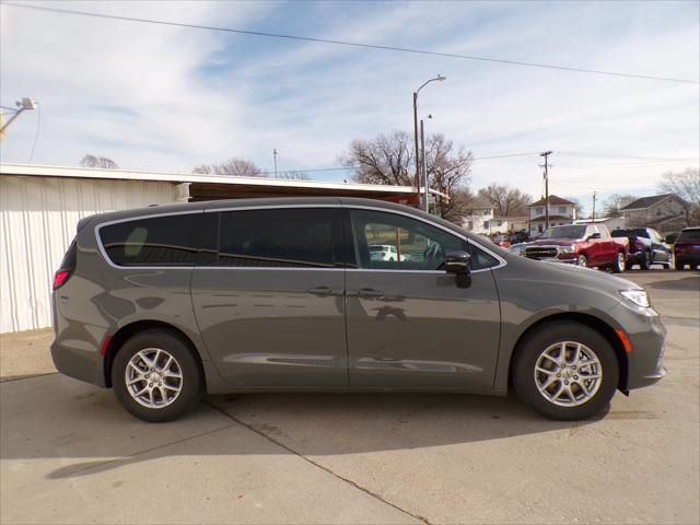 2025 Chrysler Pacifica PACIFICA SELECT