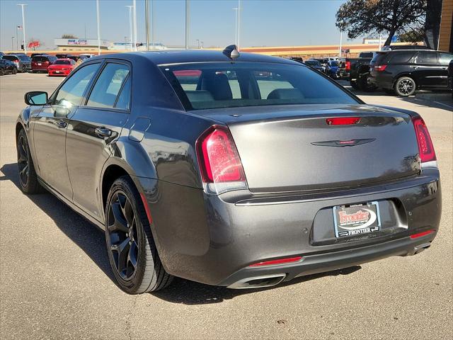 2022 Chrysler 300 S