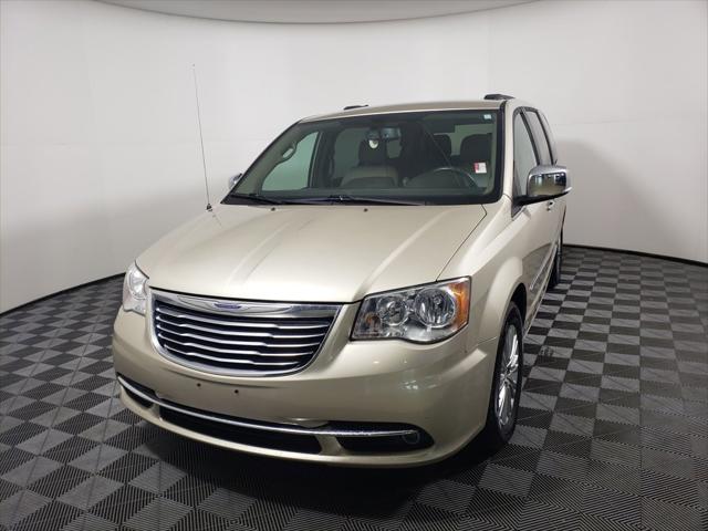 2015 Chrysler Town and Country Touring-L