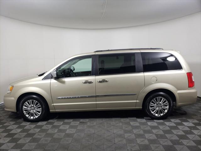 2015 Chrysler Town and Country Touring-L