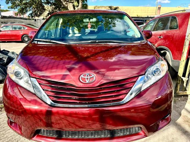 2016 Toyota Sienna LE 8 Passenger for sale in Hollywood, FL