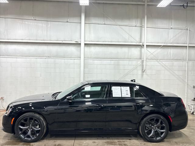 Used 2023 Chrysler 300 For Sale in Wilmington, OH