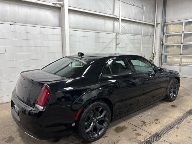 Used 2023 Chrysler 300 For Sale in Wilmington, OH
