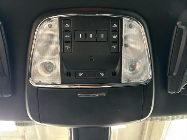 Used 2023 Chrysler 300 For Sale in Wilmington, OH